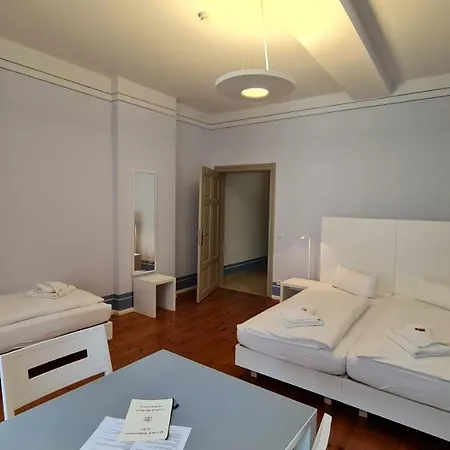 Cranach-herberge Centre Hotell 3*